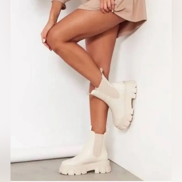 JEFFREY CAMPBELL Women’s Platform Lug Sole Chelsea Rain Boot Cream Size 10 VGUC - Picture 1 of 9